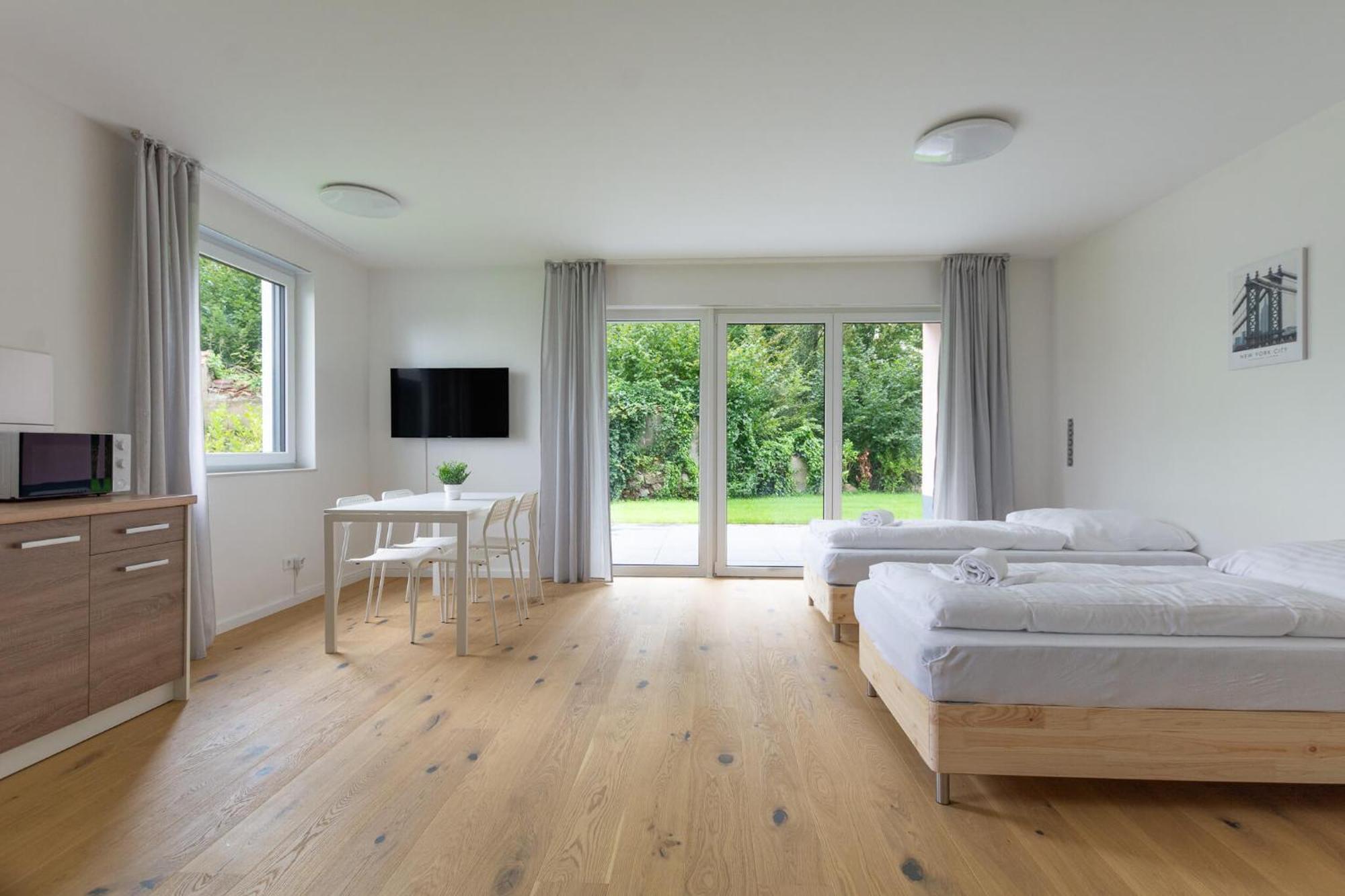 T&K Apartments - Bergisch Gladbach - 7 Comfortable Apartments - 20 Min To Fair Messe Cologne ภายนอก รูปภาพ