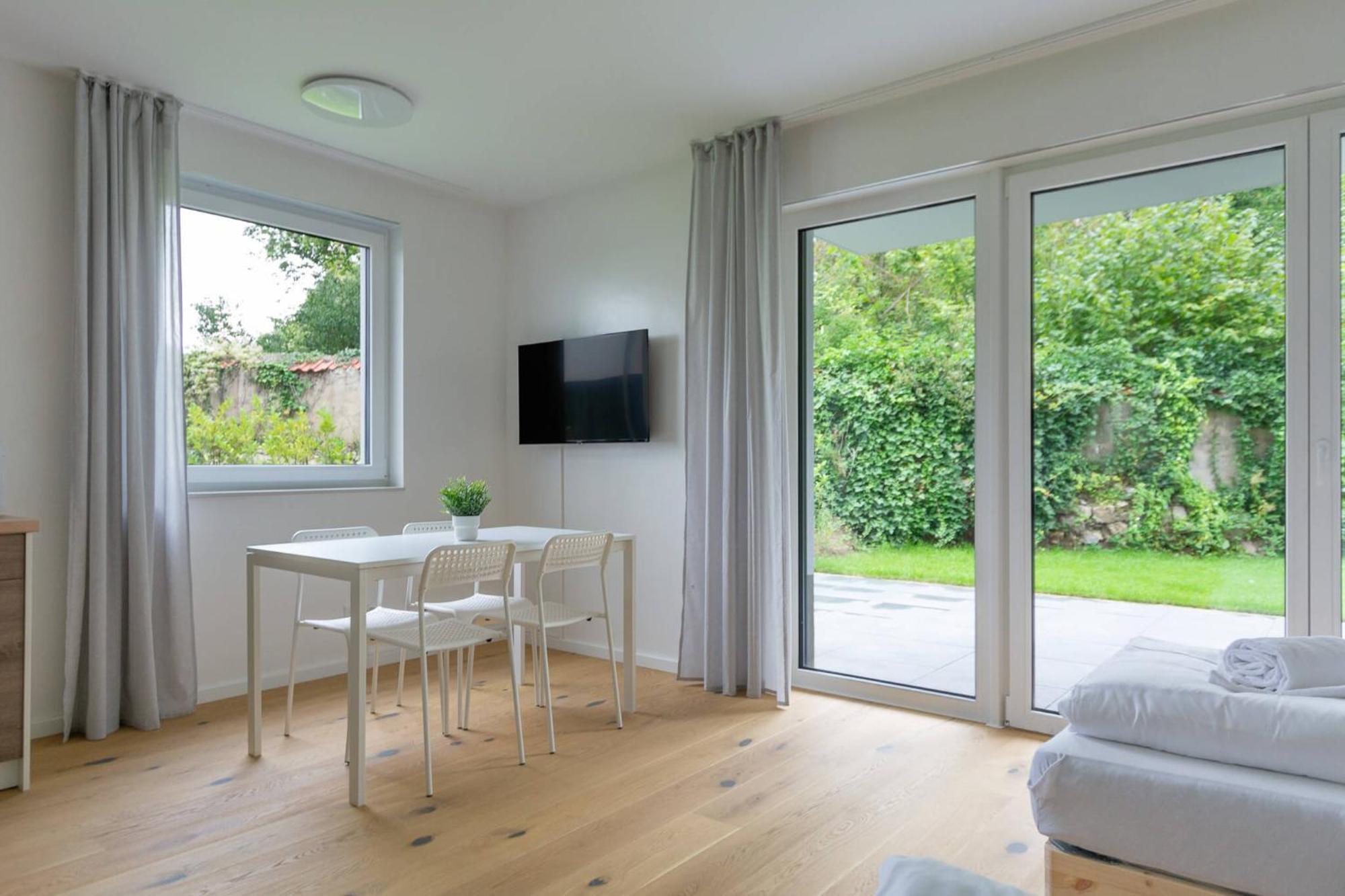 T&K Apartments - Bergisch Gladbach - 7 Comfortable Apartments - 20 Min To Fair Messe Cologne ภายนอก รูปภาพ