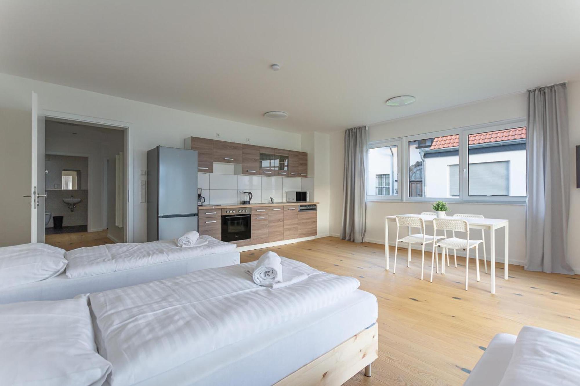 T&K Apartments - Bergisch Gladbach - 7 Comfortable Apartments - 20 Min To Fair Messe Cologne ภายนอก รูปภาพ